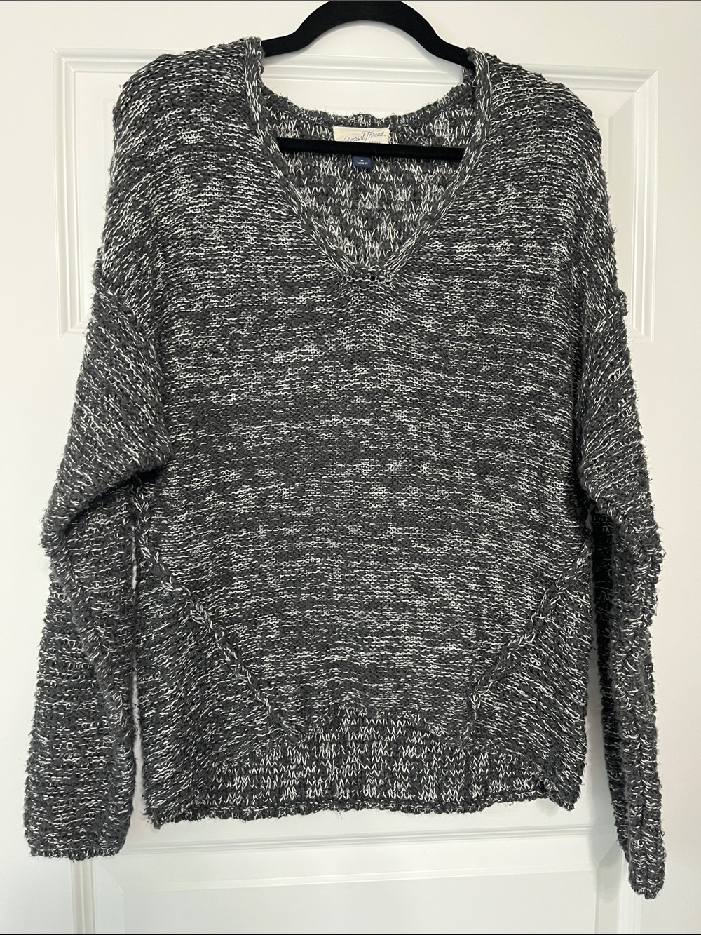 Universal Thread Women's Marled Gray V-Neck Sweater